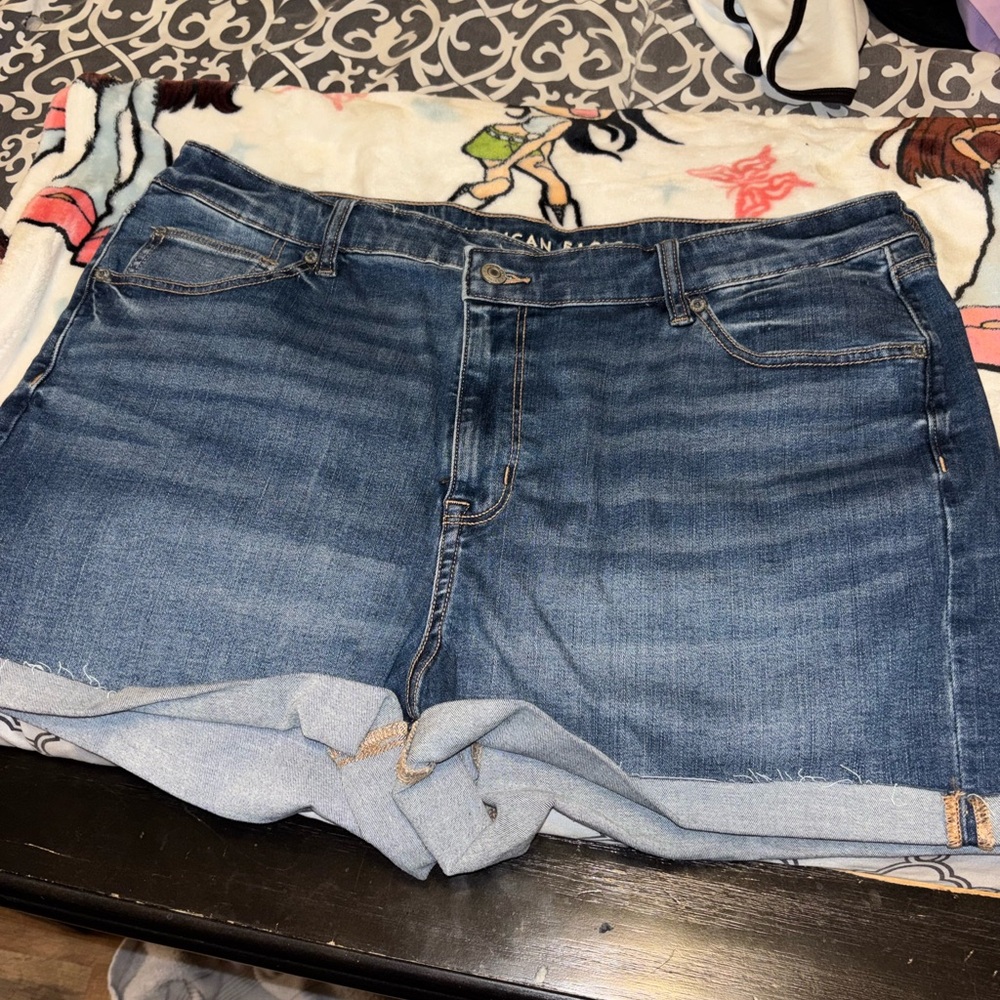 American Eagle Outfitters Women's Medium Wash Rolled-Hem Denim Shorts